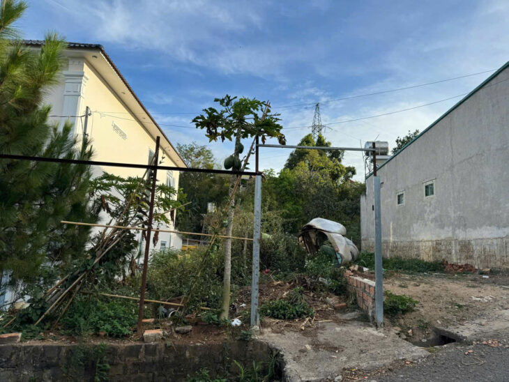 BÁN 2 LÔ ĐẤT LIỀN KỀ TẠI NGUYỄN TRI PHƯƠNG TT LIÊN NGHĨA GIÁ 2 TỶ 2 / NỀN