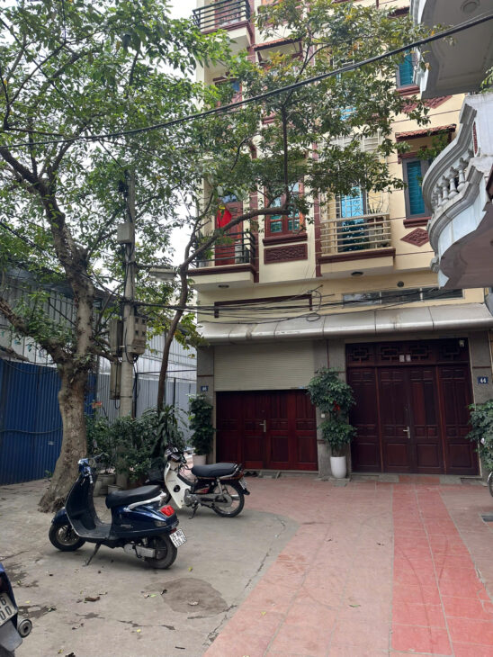 Hơn 6 Tỷ Ô Tô Đậu Cạnh Nhà – TT Hoàng Mai – Nhà Cực Đẹp Về Ở Luôn – Ngõ Thông