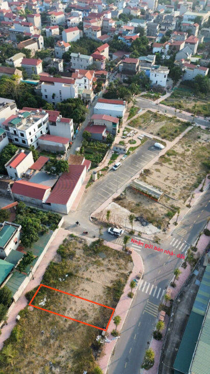 Bán 100m đất đấu giá tổ 4, Quang Minh, Mê Linh. Đường nhựa, vỉa hè, 2 mặt thoáng.