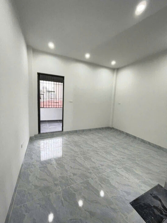 BÁN NHÀ TÂN MAI -NGÕ THÔNG – CÁCH Ô TÔ TRÁNH 15M – NHÀ MỚI ĐẸP Ở NGAY FULL NỘI THẤT