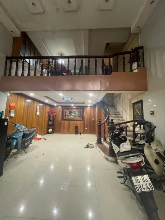 ĐỊNH CÔNG HẠ 61M CHỈ 9,5 TỶ NHÀ HIẾM, DÂN XÂY, 10M Ô TÔ ĐỖ, VỊ TRÍ ĐẮC ĐỊA