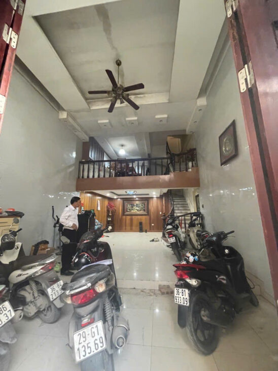 ĐỊNH CÔNG HẠ 61M CHỈ 9,5 TỶ NHÀ HIẾM, DÂN XÂY, 10M Ô TÔ ĐỖ, VỊ TRÍ ĐẮC ĐỊA