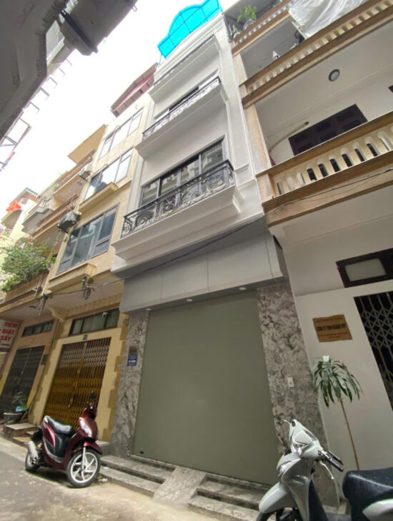 Nhà Phân Lô Trần Quốc Hoàn – 45m², 5 Tầng, MT 4m – Thang Máy, Ô tô Tránh – Kinh Doanh Đỉnh – 17 tỷ!