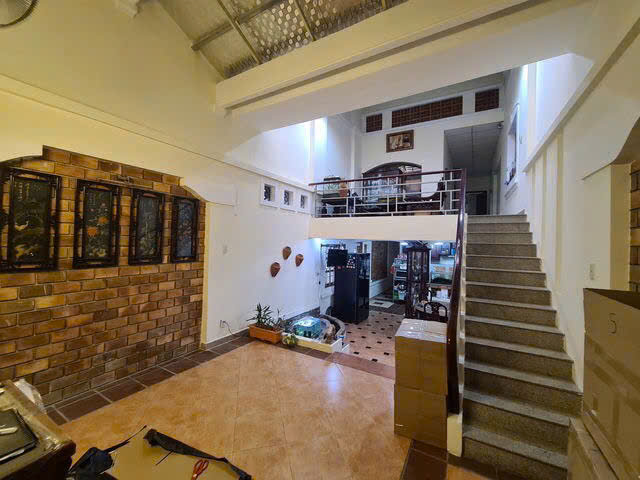 BÁN GẤP GIÁ MỀM NHẤT QUẬN 10: THÀNH THÁI- DT: 122M, NGANG 5M DÀI 24M, 1 TRỆT , 1 LẦU, 2 PHÒNG