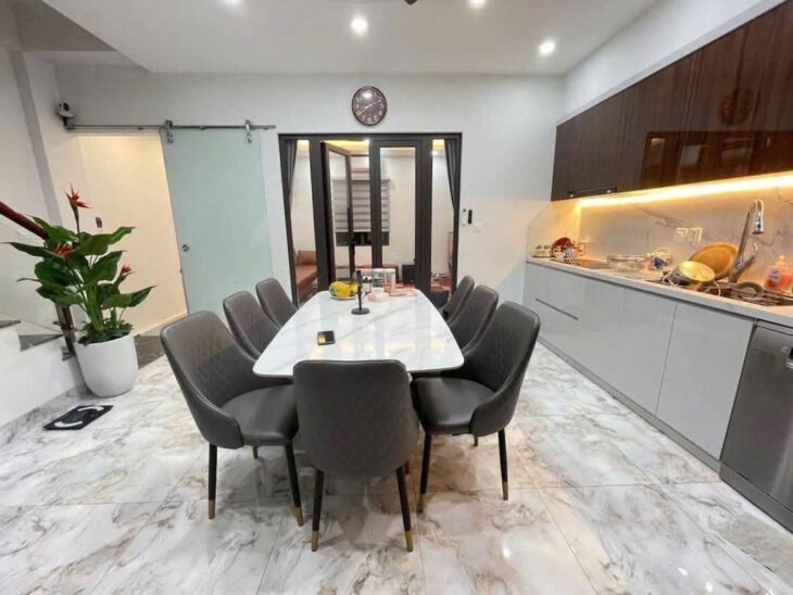 ĐỐNG ĐA – NHÀ ĐẸP LONG LANH – NỘI THẤT SANG TRỌNG – CÁCH PHỐ 30M. Khâm Thiên, 50 m, 6 T, MT 5.9m.
