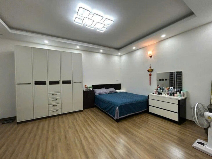 Bán nhà Giảng Võ 50m ra phố – Sổ đỏ 56m x 5T nhà GĐ xây còn mới – ô chờ thang máy