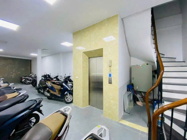 Bán toà nhà văn phòng quận Thanh Xuân – 110m x 8 tầng, MT 6m – Ô tô ra vào