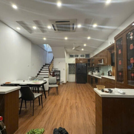 Bán gấp nhà mặt ngõ Khương Trung, Thanh Xuân 50m² x 5 tầng, giá 9.5 tỷ.