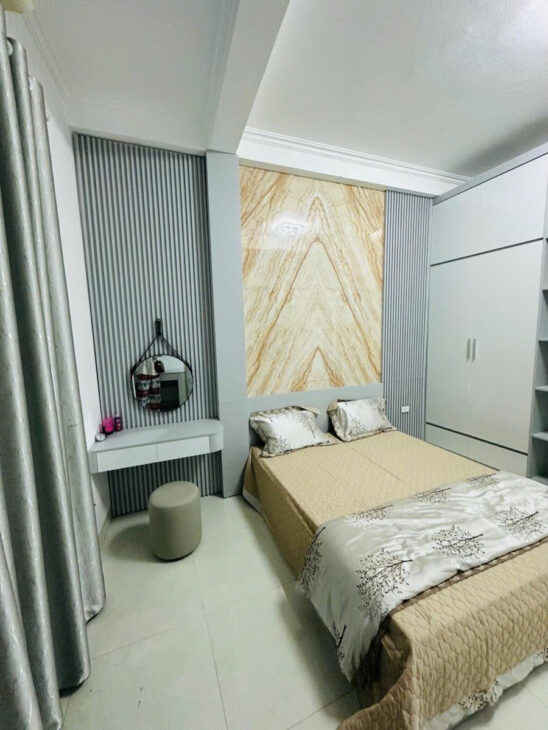 Phố Thái Thịnh ngõ ô tô nhà 28m lô góc 5 tầng 3 Phòng ngủ chỉ 5,8 tỷ