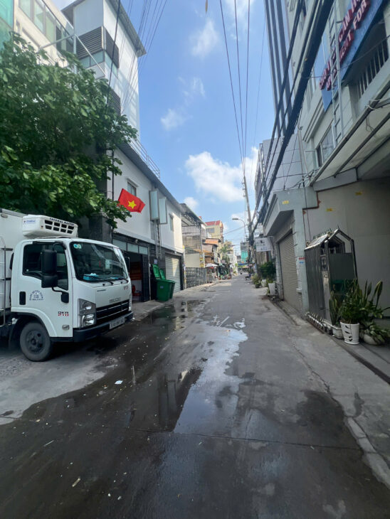 Bán nhà 1 trệt 3 lầu 10x40m giá 28 tỷ Đường 8m Phan Văn Hớn