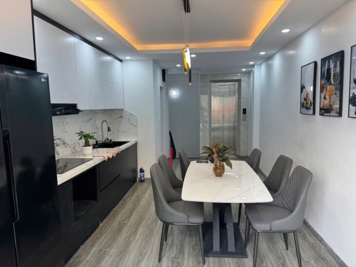 Bán Nhà Xuân La – Tây Hồ – 5 Tầng Thang Máy Nhập Khẩu – Oto Qua Nhà – Full Tiện Ích