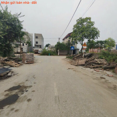 Bán đất thôn Bảo Tháp, Kim Hoa, Mê Linh. Lô 2 mặt thoáng trước – sau. Đường nhựa, vỉa hè. Bán đất thôn Bảo Tháp, Kim Hoa, Mê Linh. Lô 2 mặt thoáng trước – sau. Đường nhựa, vỉa hè.