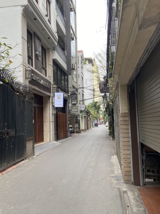 Bán nhà khu phân lô ô tô thông phố Liễu Giai, Ba Đình, khu vực dân trí cao, 65m2, 3 tầng, 18.5 tỷ