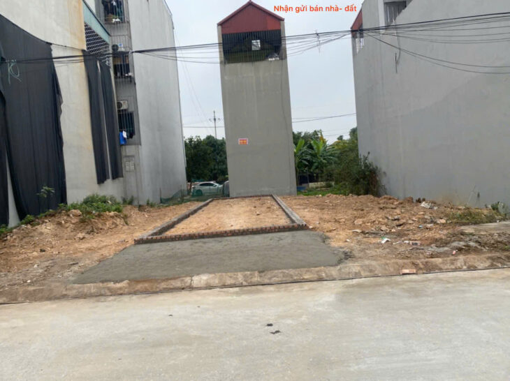 Bán lô đất dịch vụ tổ 5, Quang Minh, Mê Linh. Đường rộng, có vỉa hè, giáp khu công nghiệp.