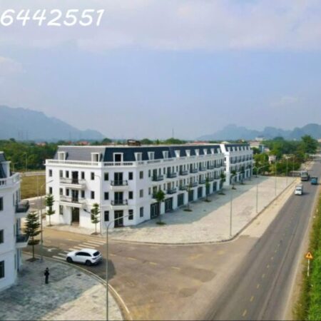 Bán căn Shophouse trung tâm thị trấn Hàng Trạm Yên Thủy sẵn sổ 138m VH 20m nhỉnh 6 tỷ Bán căn Shophouse trung tâm thị trấn Hàng Trạm Yên Thủy sẵn sổ 138m VH 20m nhỉnh 6 tỷ