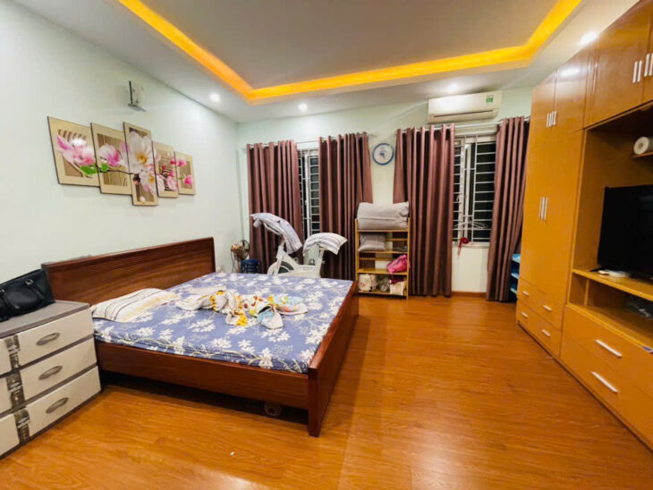 CẦN BÁN GẤP NHÀ NGUYỄN TRÃI, TẶNG NỘI THẤT XỊN, CHỈ 7.2 TỶ.