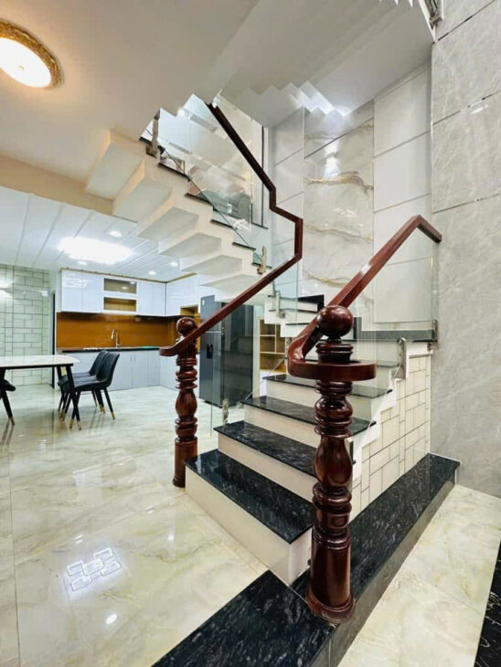 Chỉ 7tỷ sở hữu ngay nhà GV HXT 5m- 5 tầng-178m2-Khu phân lô Phạm Văn Chiêu- sát bên Emart