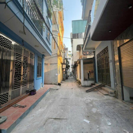 BÁN NHÀ NGÕ 84 ĐÀM QUANG TRUNG- Ô TÔ ĐỖ CỬA-30M2×5 TẦNG, MT 4M- GIÁ 5,5 TỶ.