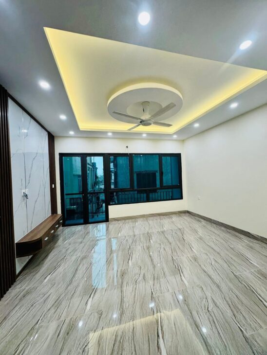 BÁN NHÀ LÔ GÓC NAM DƯ – NGÕ ÔTÔ TRÁNH, VÀO NHÀ – 6 TẦNG THANG MÁY – GIÁ 7 TỶ