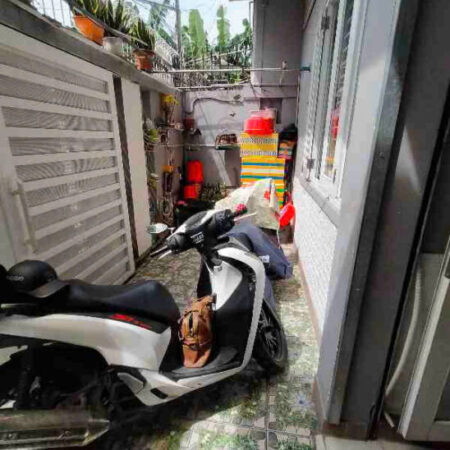 BÁN NHÀ ĐẸP NGAY KDC HIỆN HỮU QUẬN 12 – GIÁ TỐT NHỈNH 6 TỶ- DIỆN TÍCH RỘNG 80m² , NGANG BỀ THẾ 6.3M BÁN NHÀ ĐẸP NGAY KDC HIỆN HỮU QUẬN 12 – GIÁ TỐT NHỈNH 6 TỶ- DIỆN TÍCH RỘNG 80m² , NGANG BỀ THẾ 6.3M