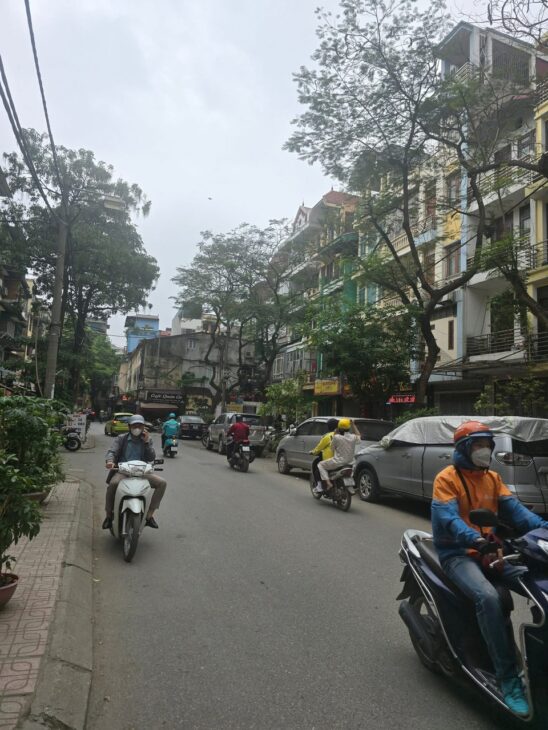 SIÊU PHẨM KINH DOANH ĐƯỜNG BƯỞI – VỈA HÈ 10M – ÔTÔ TRÁNH – GIÁ 21 TỶ