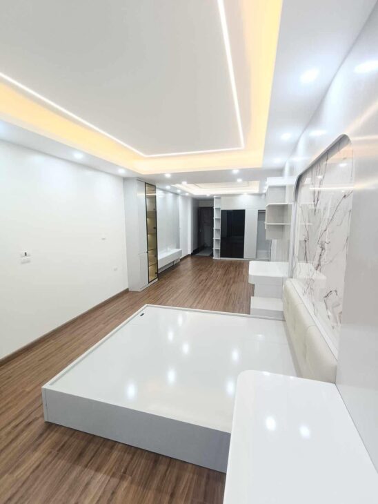 MẶT NGÕ TAM TRINH – ÔTÔ TRÁNH, VÀO NHÀ – 6 TẦNG THANG MÁY – GIÁ 17 TỶ