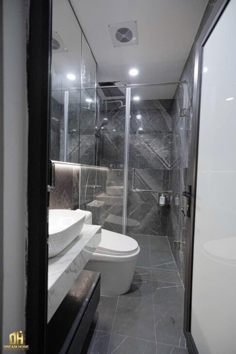 NHÀ ĐẸP NGUYỄN CHÍNH – 30M RA PHỐ – ÔTÔ NGỦ TRONG NHÀ – GIÁ 9 TỶ