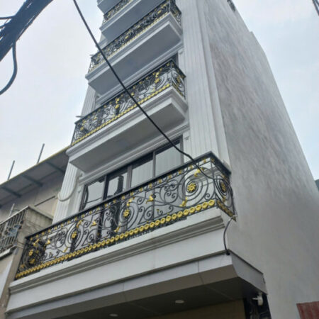 BÁN NHÀ NGỌC THỤY -THÔNG SỐ SIÊU ĐẸP – NỞ HẬU – Ô TÔ NGỦ TRONG NHÀ- THANG MÁY CHẠY VÙ VÙ+ FULL NỘI