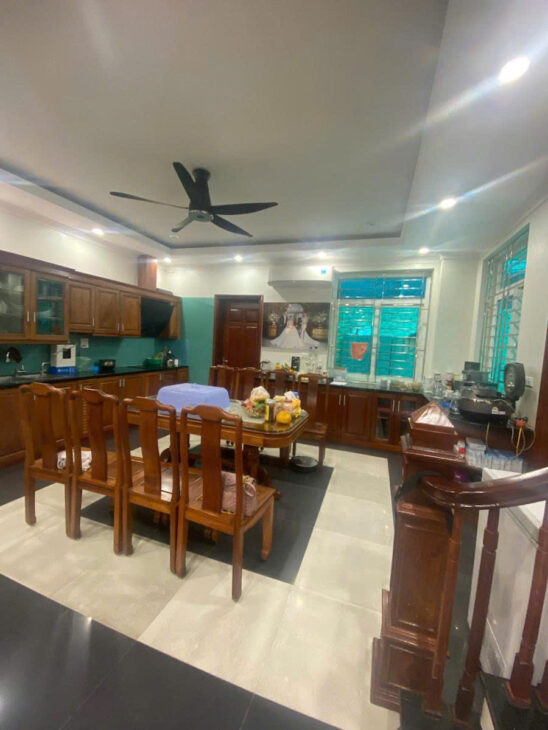 Bán nhà Tôn Đức Thắng 90m² mặt tiền 6,7m gara ô tô,dừng đỗ trước nhà – Nở hậu