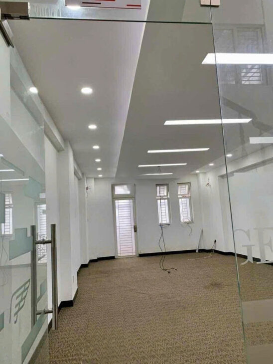Cho thuê nhà Mặt Tiền Lạc Long Quân, P.10, Q.Tân Bình. Giá 55 Triệu