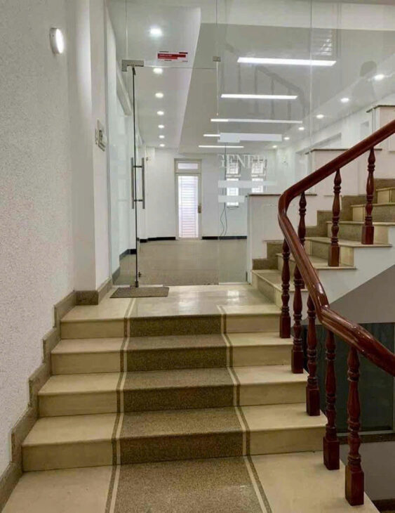 Cho thuê nhà Mặt Tiền Lạc Long Quân, P.10, Q.Tân Bình. Giá 55 Triệu