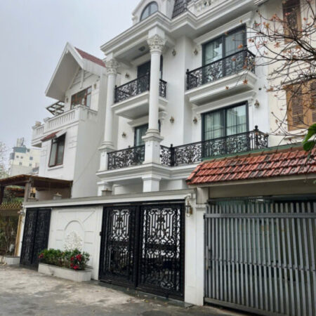 Cần bán BT Trung văn Intracom, Tố Hữu, DT:145m x 4T,MT 6,2m. Giá 34,5 tỷ. LH: 0964769634