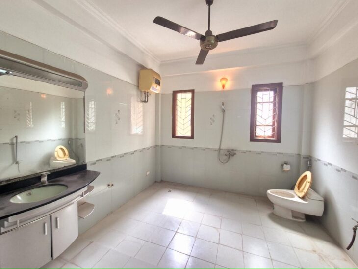 BÁN NHÀ 5 TẦNG DÂN XÂY PHỐ ĐẶNG TIẾN ĐÔNG , NGÕ THÔNG ,GẦN PHỐ,2 MẶT THOÁNG.