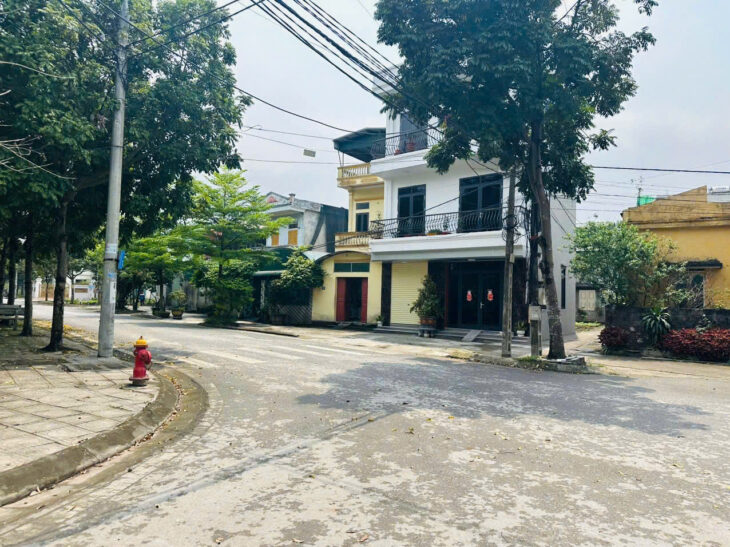 Chính chủ gửi bán LÔ GÓC SIÊU VIP – Ngay trục chính cổng vào khu đô thị Tiến Lộc tổ 7 Lê Hồng