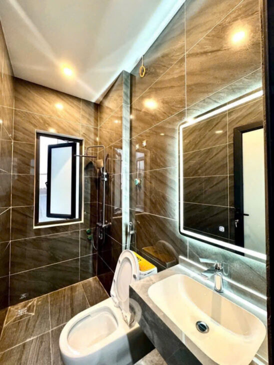 Nhà mặt ngõ tuyến 2 Khúc Thừa Dụ – 42m 4 tầng mới tinh, ô.tô vào nhà, giá 4.2 tỉ