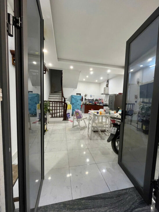 Bán nhà khu tam trinh dt 35 m x 2 tầng giá 2 tỷ 480