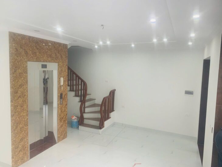 LÔ GÓC XUÂN ĐỈNH – ÔTÔ TRÁNH, ĐỖ NGÀY ĐÊM – 6 TẦNG THANG MÁY – GIÁ 14 TỶ