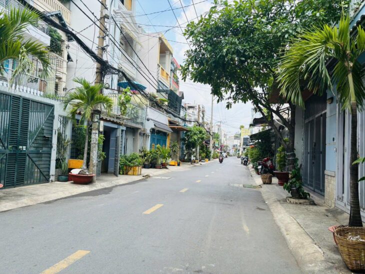 BÁN GẤP-LÔ GÓC-HẺM 8M XE HƠI NÉ-70m2 -3 TẦNG 5×14-CHỢ THẠCH ĐÀ-GÒ VẤP