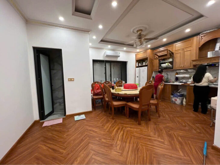 BÁN NHANH PHÂN LÔ TRUNG KÍNH, ÔTÔ TRÁNH, KINH DOANH ĐỈNH, 63M² x 5T GIÁ 19 TỶ 300