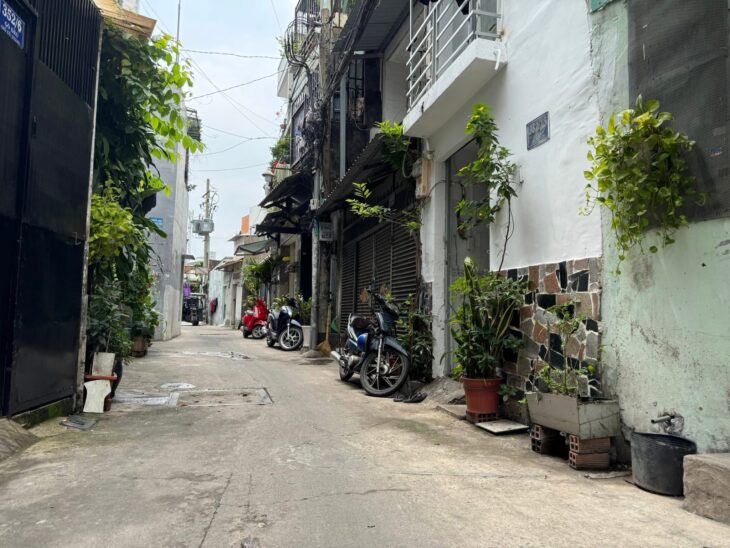 HẺM XE HƠI TÂN KỲ TÂN QUÝ KỂ BÊN EAON TÂN PHÚ – 2 TẦNG 75M2 CHỈ 5.39 TỶ