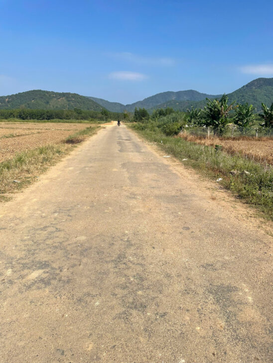 CẦN TIỀN GẤP NÊN GIA ĐÌNH TÔI CẦN BÁN LÔ ĐẤT NGAY KHU DÂN CƯ CHỈ 300 TRIỆU