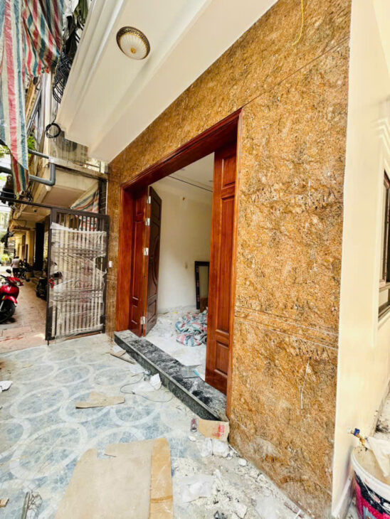 NHÀ MỚI TINH _DÒNG TIỀN _RẤT PHÙ HÔP Ở HỘ GIA ĐÌNH.