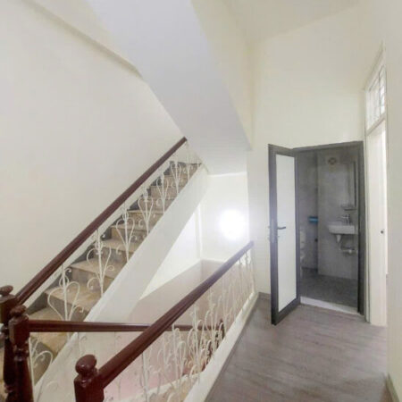 NHÀ DÂN XÂY, THOÁNG ĐẸP – 30M RA MẶT PHỐ HỒNG HÀ – HỘ KHẨU HOÀN KIẾM Hồng Hà 37m, 4T, MT 4.6m, giá