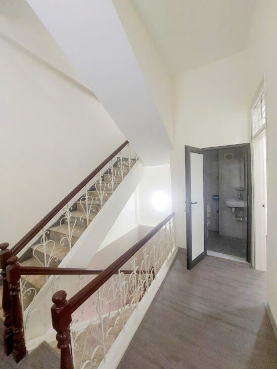 NHÀ DÂN XÂY, THOÁNG ĐẸP – 30M RA MẶT PHỐ HỒNG HÀ – HỘ KHẨU HOÀN KIẾM Hồng Hà 37m, 4T, MT 4.6m, giá