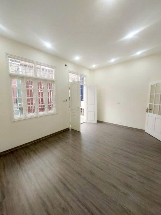 NHÀ DÂN XÂY, THOÁNG ĐẸP – 30M RA MẶT PHỐ HỒNG HÀ – HỘ KHẨU HOÀN KIẾM Hồng Hà 37m, 4T, MT 4.6m, giá