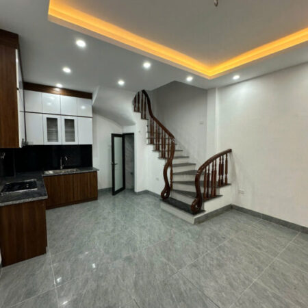 Bán Nhà Thanh Am – Long Biên DT 40m2 x 5 Tầng x MT 4,3m Nở Hậu, , ÔTô Đỗ Cổng, Tiện Ích Xung Quanh