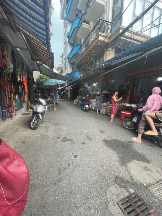 Bán nhà mặt chợ Hoàng Văn Thái, Thanh Xuân – Kinh doanh sầm uất – Mặt tiền cực rộng Ô tô tránh