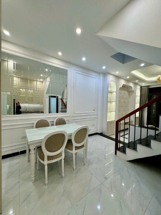 BÁN NHÀ HOÀNG MAI. 42M2 5 TẦNG MT 4M GIÁ 13,7 TỶ- PHÂN LÔ – Ô TÔ THÔNG TOÉ LOE – THIẾT KẾ CỰC ĐẸP –