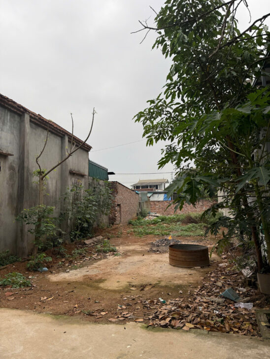 e có hai lô đất cần bán nhanh ạ nhỉnh tỷ 65m và 54m xã đông phương yên , Chương mỹ liên hệ