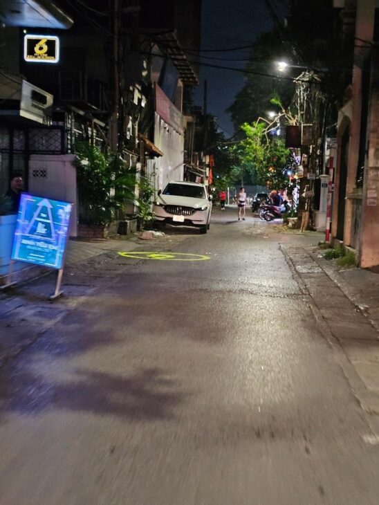 LÔ GÓC ĐÀO TẤN – NGÕ THÔNG ÔTÔ – 7 TẦNG THANG MÁY – GIÁ 20 TỶ